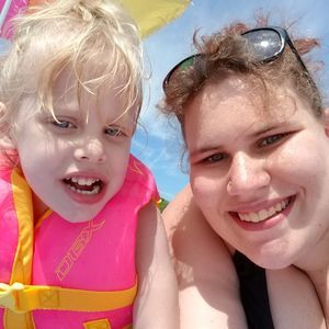 Meet your Posher, Cassandra